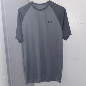 Mens Under Armour tshirt